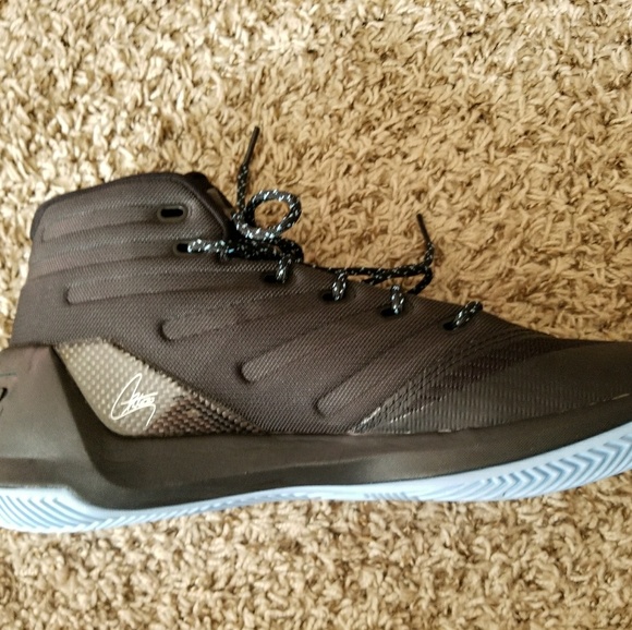 Curry 3's - Picture 2 of 2